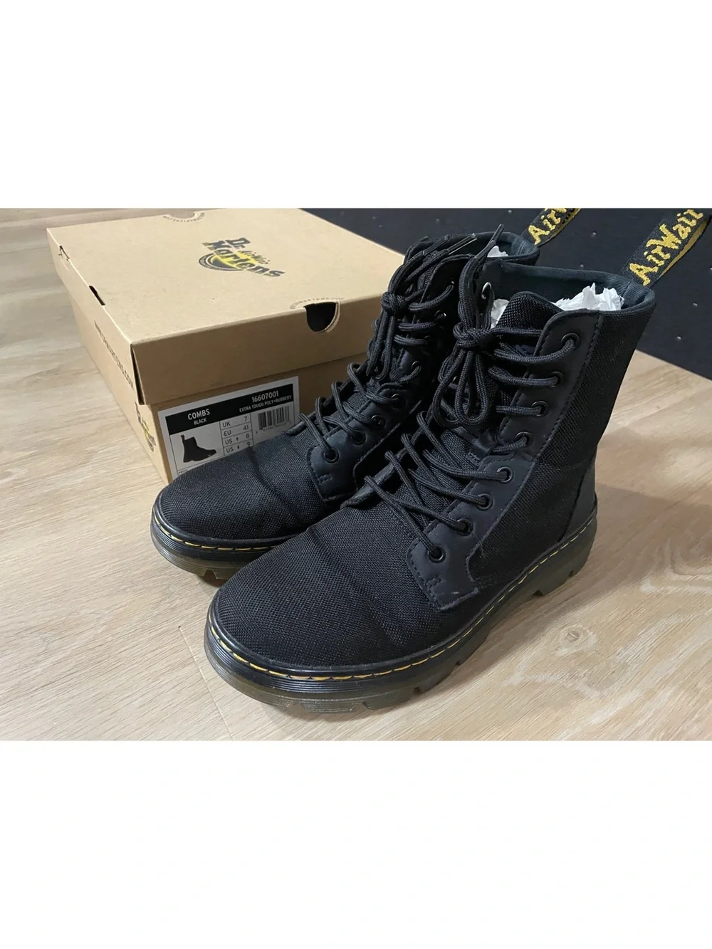 Dr. Martens Combs Black